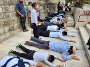 مستوطنون يؤدون صلوات تلمودية داخل باحات المسجد الاقصى